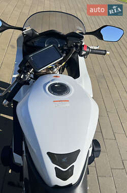 Мотоцикл Спорт-туризм Honda VFR 800F Interceptor 2016 в 