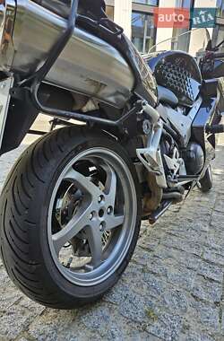 Мотоцикл Спорт-туризм Honda VFR 800F Interceptor 2006 в 