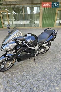 Мотоцикл Спорт-туризм Honda VFR 800F Interceptor 2006 в 