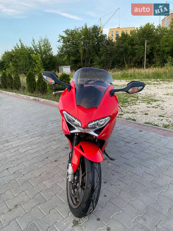 Мотоцикл Спорт-туризм Honda VFR 800F Interceptor 2015 в Тернополе фото 3 Мотоцикл Спорт-туризм Honda VFR 800F Interceptor 2015 в Тернополе