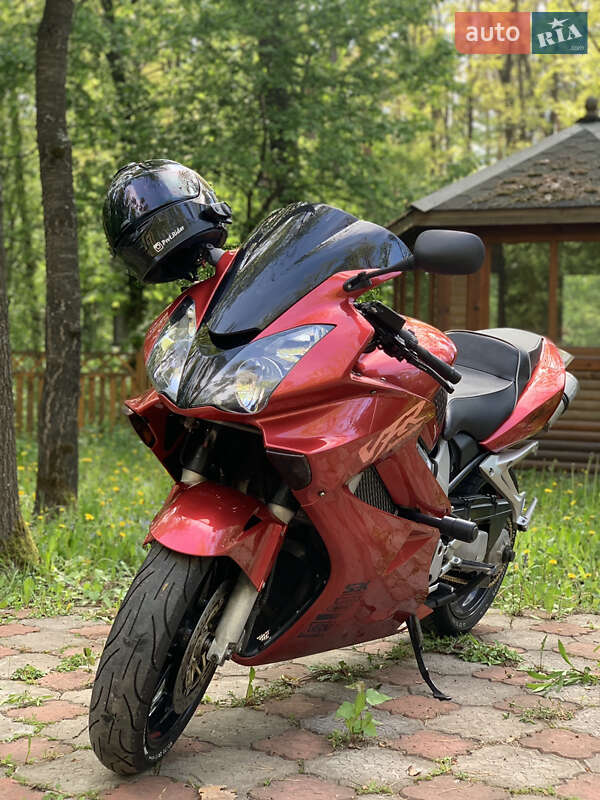 Honda VFR 800F Interceptor 2002 Honda VFR 800F Interceptor 2002
