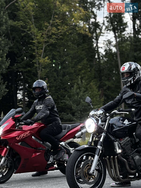 Мотоцикл Спорт-туризм Honda VFR 800F Interceptor 2002 в Житомирі фото 6 Мотоцикл Спорт-туризм Honda VFR 800F Interceptor 2002 в Житомирі