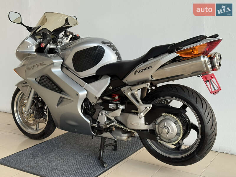 Мотоцикл Спорт-туризм Honda VFR 800F Interceptor 2004 в Києві фото 9 Мотоцикл Спорт-туризм Honda VFR 800F Interceptor 2004 в Києві