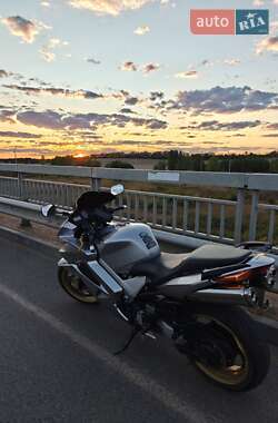 Мотоцикл Спорт-туризм Honda VFR 800F Interceptor 2005 в 