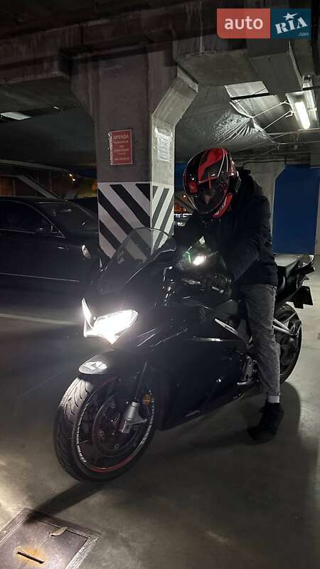 Мотоцикл Спорт-туризм Honda VFR 800F Interceptor 2015 в Києві