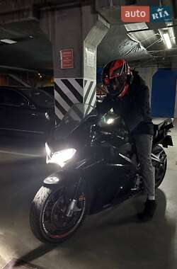 Мотоцикл Спорт-туризм Honda VFR 800F Interceptor 2015 в 