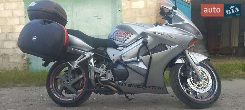 Мотоцикл Спорт-туризм Honda VFR 800F Interceptor 2004 в Бердичеві
