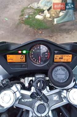 Мотоцикл Спорт-туризм Honda VFR 800F Interceptor 2004 в 