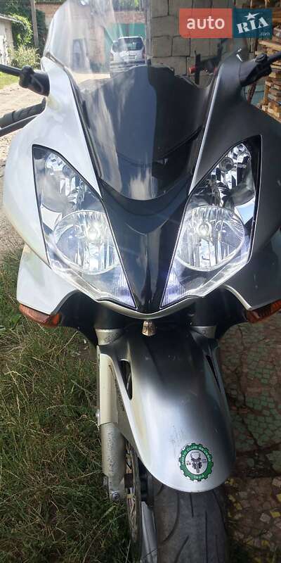 Мотоцикл Спорт-туризм Honda VFR 800F Interceptor 2004 в Бердичеві