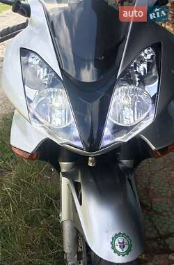 Мотоцикл Спорт-туризм Honda VFR 800F Interceptor 2004 в 