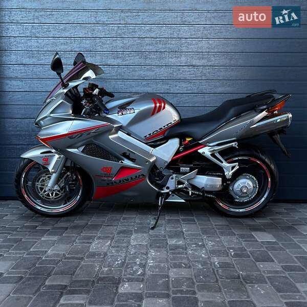 Мотоцикл Спорт-туризм Honda VFR 800F Interceptor 2006 в Белой Церкви фото 6 Мотоцикл Спорт-туризм Honda VFR 800F Interceptor 2006 в Белой Церкви