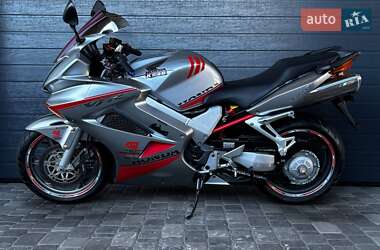 Мотоцикл Спорт-туризм Honda VFR 800F Interceptor 2006 в 