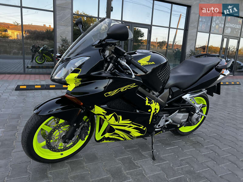 Honda VFR 800F Interceptor 2002