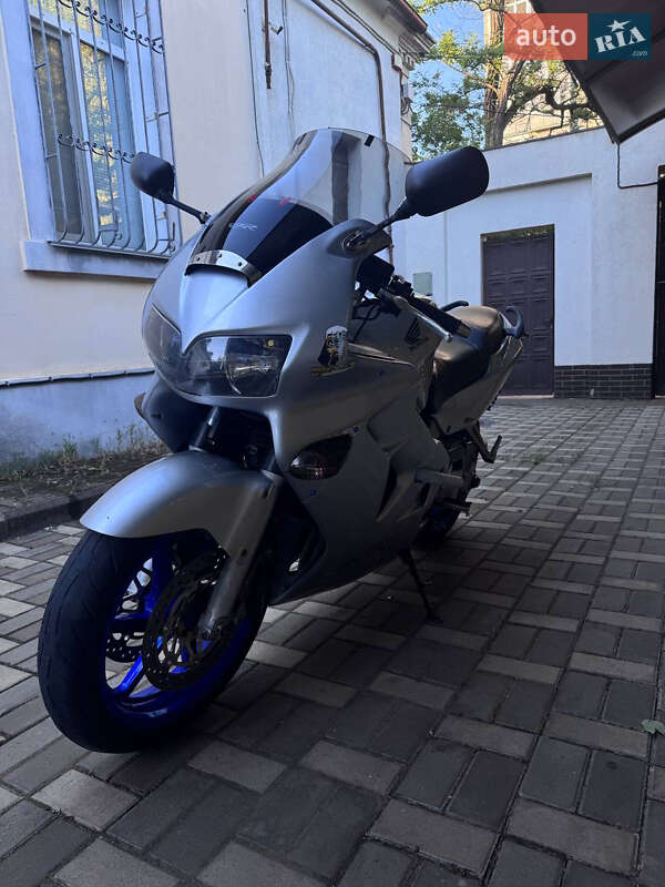 Мотоцикл Спорт-туризм Honda VFR 800F Interceptor 1998 в Николаеве