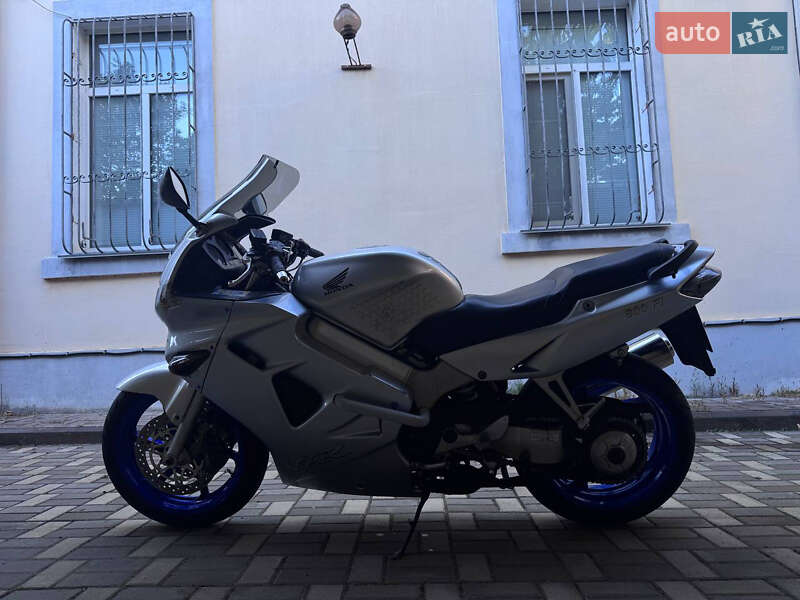 Мотоцикл Спорт-туризм Honda VFR 800F Interceptor 1998 в Николаеве