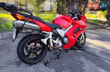 Мотоцикл Спорт-туризм Honda VFR 800F Interceptor 2004 в 