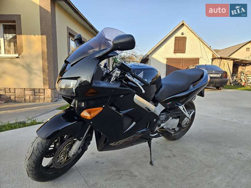 Мотоцикл Спорт-туризм Honda VFR 800F Interceptor 1999 в Радехове фото 4 Мотоцикл Спорт-туризм Honda VFR 800F Interceptor 1999 в Радехове