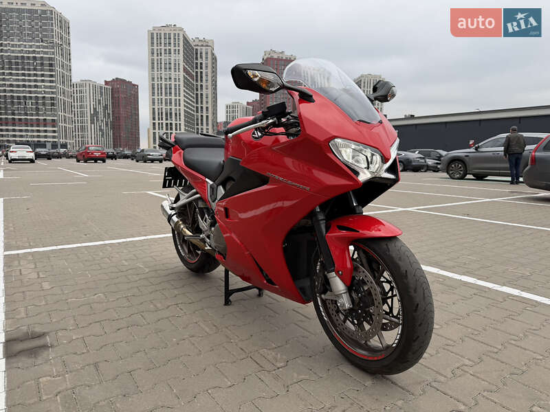Мотоцикл Спорт-туризм Honda VFR 800F Interceptor 2015 в Києві фото 5 Мотоцикл Спорт-туризм Honda VFR 800F Interceptor 2015 в Києві