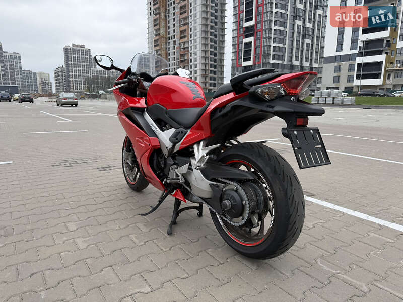 Мотоцикл Спорт-туризм Honda VFR 800F Interceptor 2015 в Києві фото 8 Мотоцикл Спорт-туризм Honda VFR 800F Interceptor 2015 в Києві