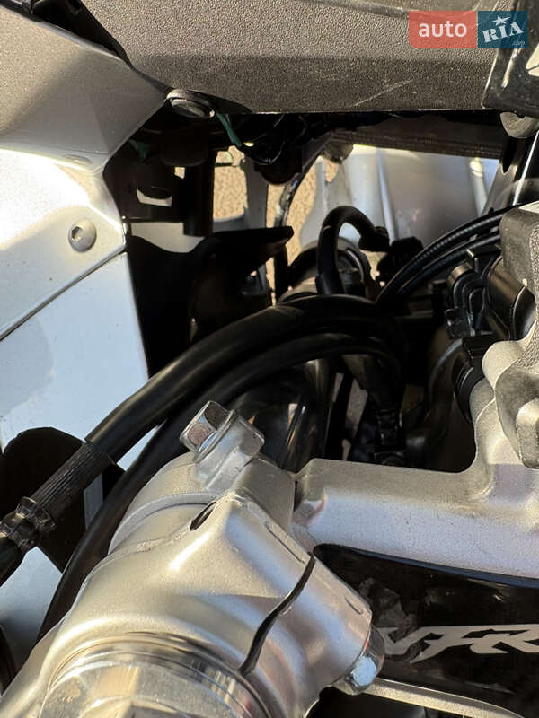 Мотоцикл Спорт-туризм Honda VFR 800F Interceptor 2003 в Києві