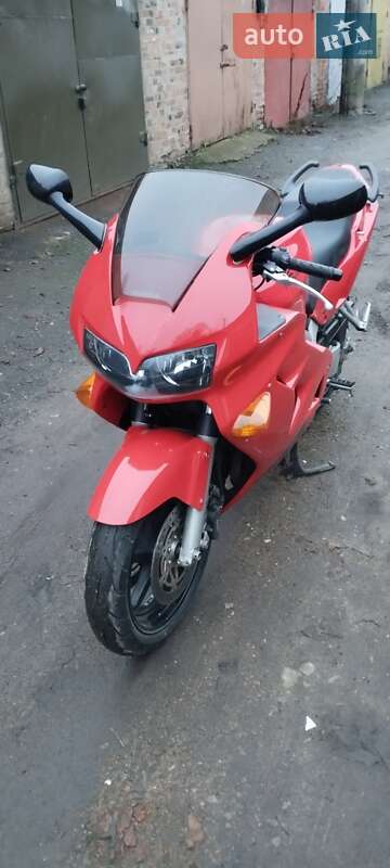Мотоцикл Спорт-туризм Honda VFR 800F Interceptor 1999 в Полтаве