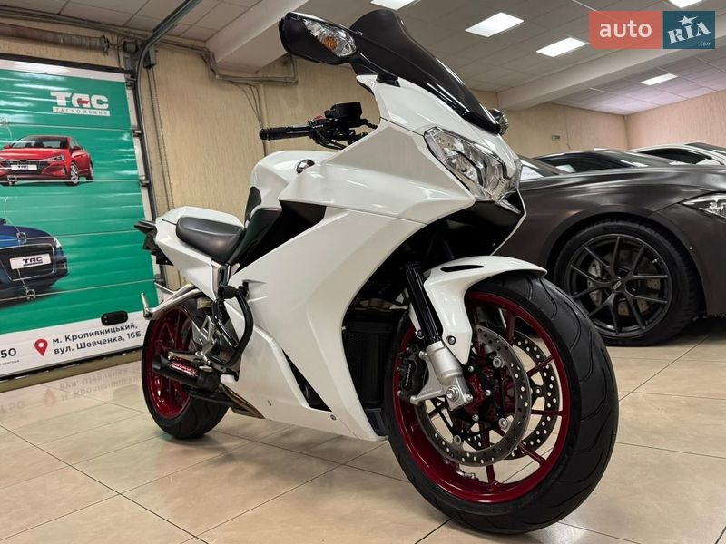 Honda VFR 800F Interceptor 2014 Honda VFR 800F Interceptor 2014