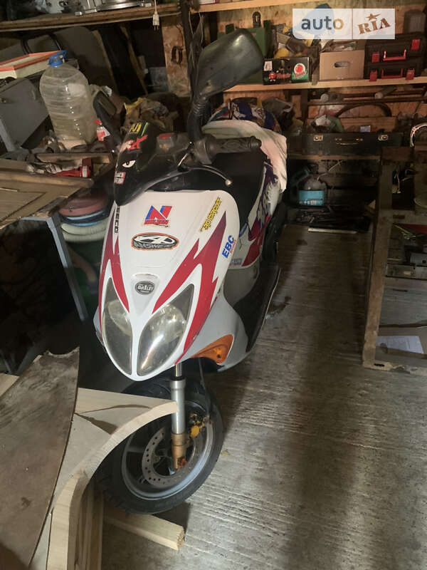 Скутер Honda X8R-S 2009 в Мостиській