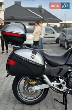 Мотоцикл Туризм Honda XL 1000V Varadero 2004 в 