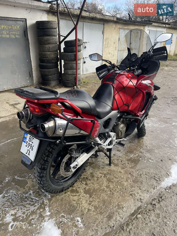 Мотоцикл Многоцелевой (All-round) Honda XL 1000V Varadero 2001 в Бориславе