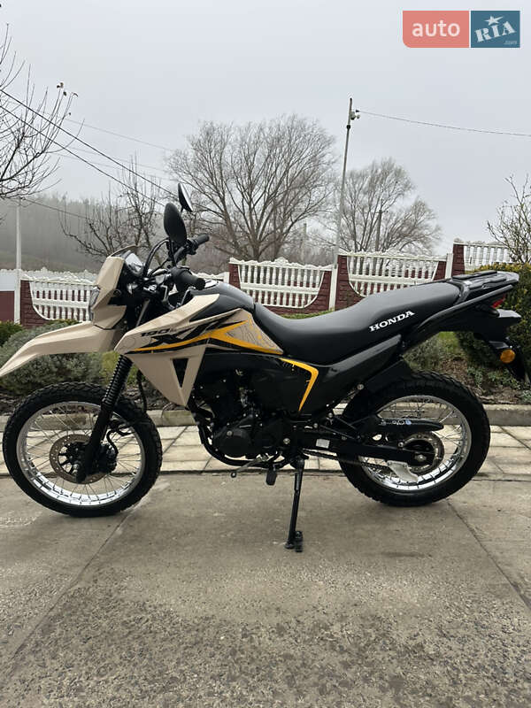 Мотоцикл Кросс Honda XR 190 L 2025 в Хмельницком фото 4 Мотоцикл Кросс Honda XR 190 L 2025 в Хмельницком