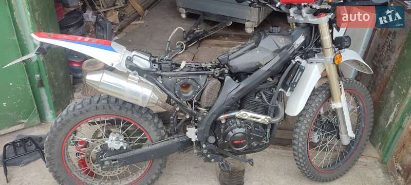 Мотоцикл Кросс Hornet Dakar 2021 в Нетешине