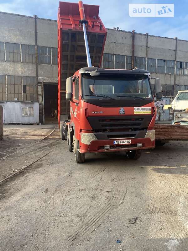 Самоскид Howo ZZ3407 2014 в Дніпрі