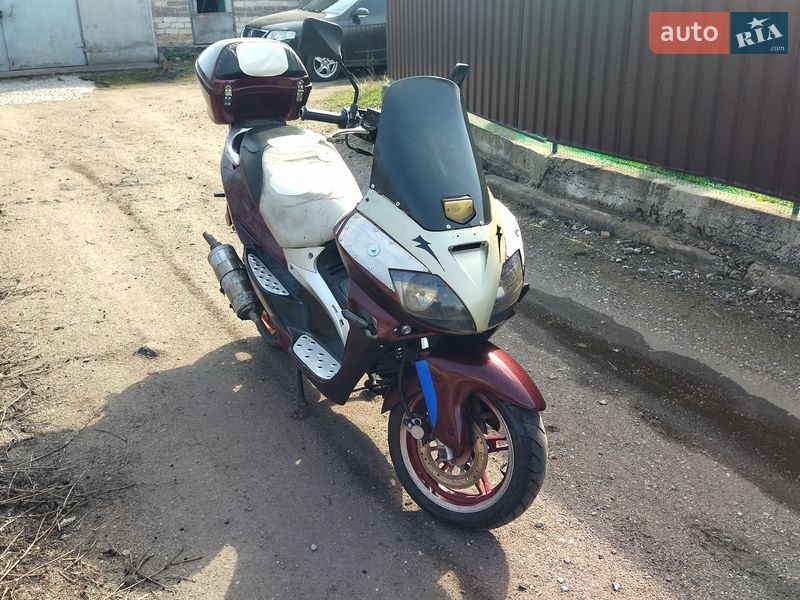 Макси-скутер Huatian HT 2008 в Запорожье