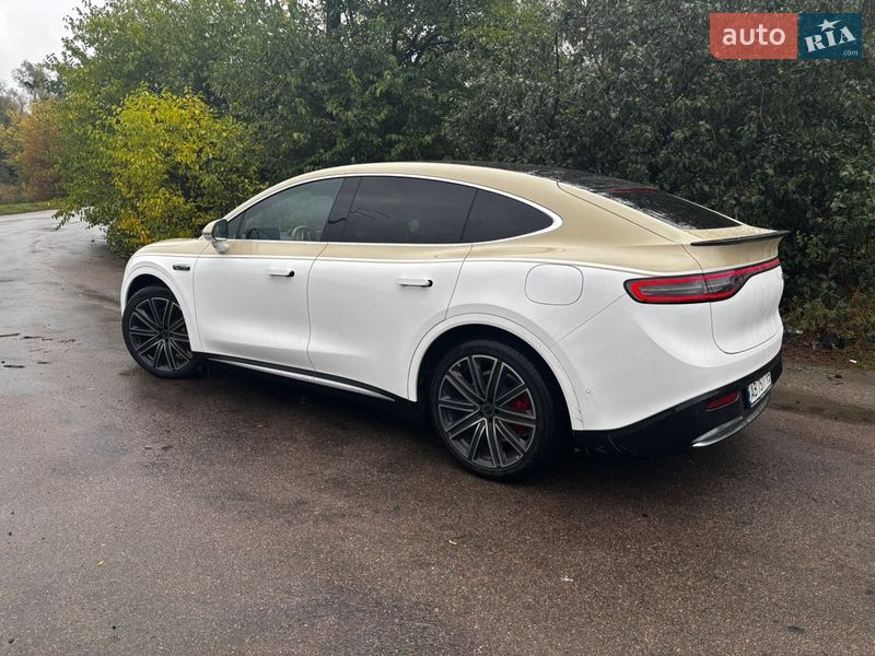 Huawei Luxeed R7 2025