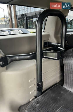 Внедорожник / Кроссовер Hummer H2 2003 в 