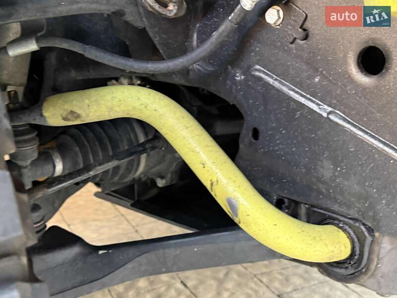 Внедорожник / Кроссовер Hummer H2 2002 в Львове фото 16 Внедорожник / Кроссовер Hummer H2 2002 в Львове