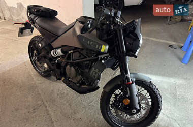 Скремблер Husqvarna Svartpilen 401 2024 в Киеве