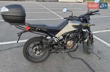 Скремблер Husqvarna Svartpilen 2024 в Києві