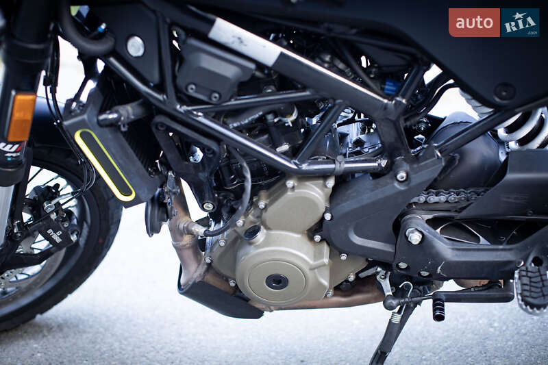 Мотоцикл Без обтікачів (Naked bike) Husqvarna Svartpilen 2023 в Києві