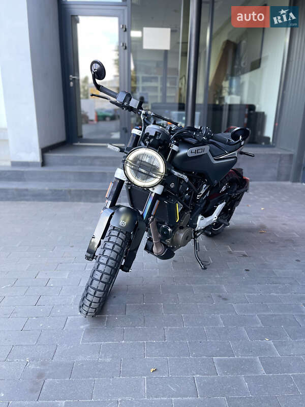 Скремблер Husqvarna Svartpilen 2020 в Києві