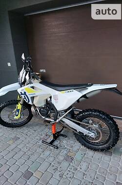 Мотоцикл Внедорожный (Enduro) Husqvarna TE 300 2020 в 