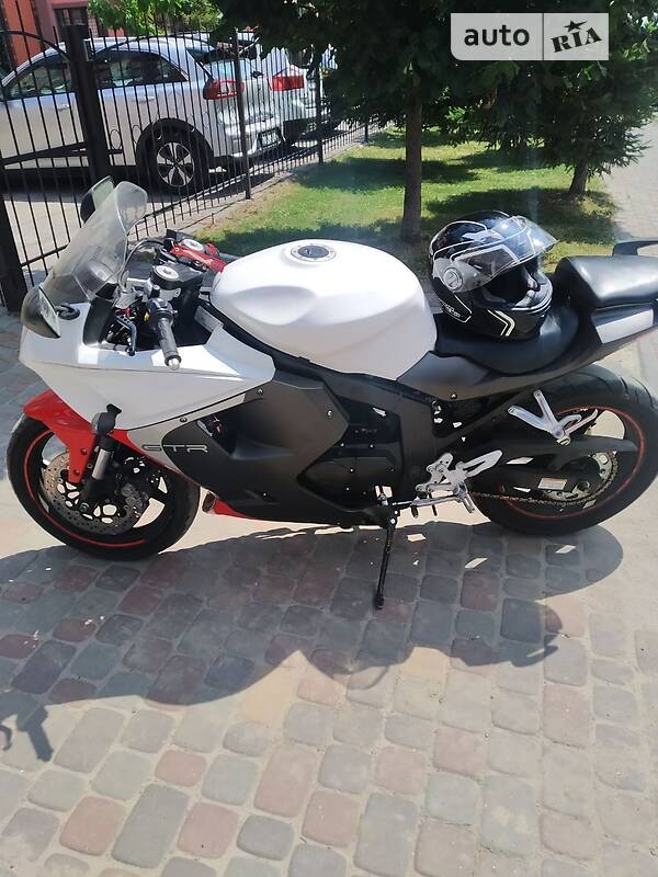 Hyosung GT 250R