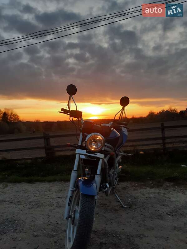 Мотоцикл Классик Hyosung GT 250R 2004 в Новоселице
