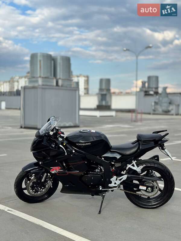 Мотоцикл Супермото (Motard) Hyosung GT 250R 2011 в Киеве