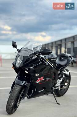 Мотоцикл Спорт-туризм Hyosung GT 250R 2011 в 