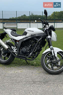 Мотоцикл Без обтікачів (Naked bike) Hyosung GT 250R 2011 в Кам'янському