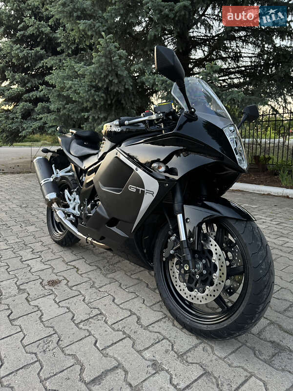 Мотоцикл Спорт-туризм Hyosung GT 650R 2013 в Южноукраинске