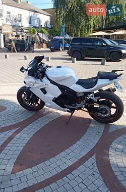 Мотоцикл Спорт-туризм Hyosung GT 650R 2010 в 