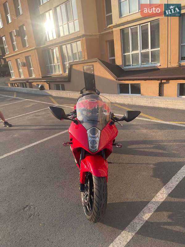 Спортбайк Hyosung GT 650R 2011 в Софиевской Борщаговке