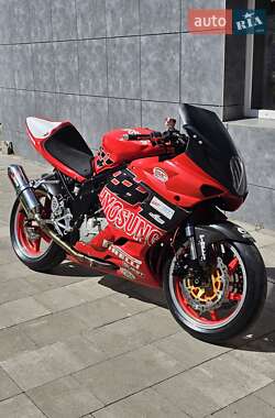Спортбайк Hyosung GT 650R 2010 в 